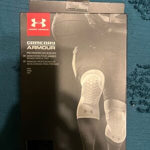Under Armour Black knee pads